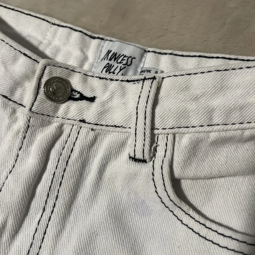 Princess Polly White Jeans Women's 4 Straight Leg Raw Hem Contrast Stitch Denim